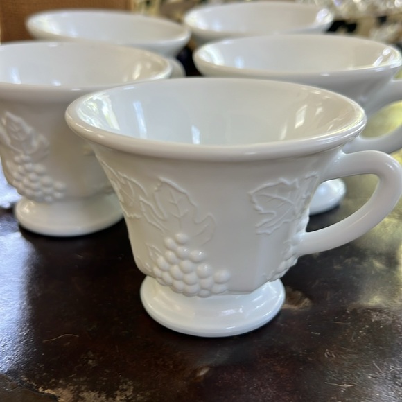 Vintage milk glass cups 5 Harvest Grape - Picture 4 of 8